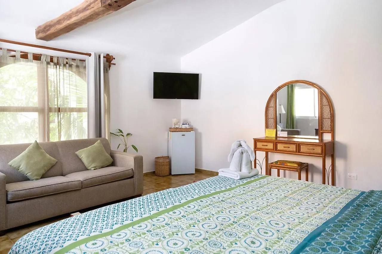 פוארטו מורלוס Hotel Amar Inn 2*, פוארטו מורלוס